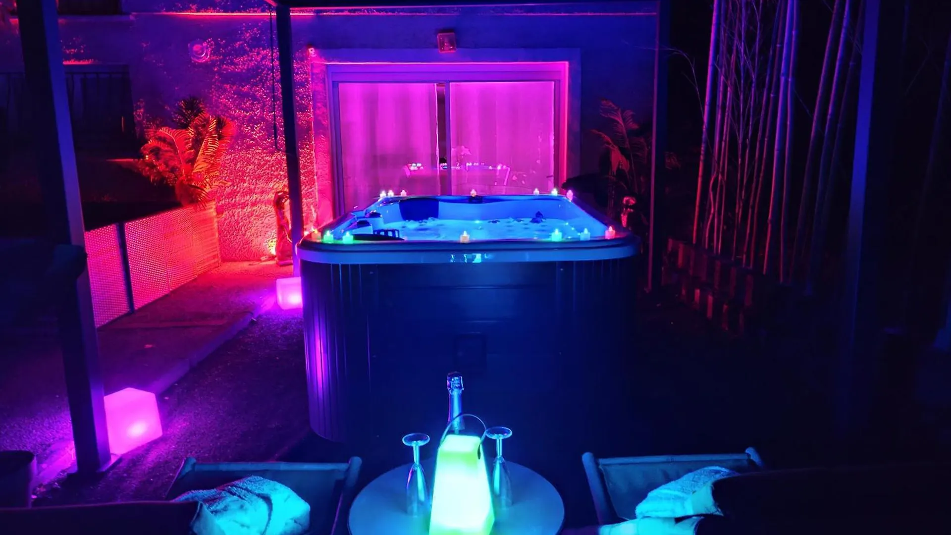Loveroom Et Spa Prive De L'Ile Des Plaisirs Graulhet فرنسا